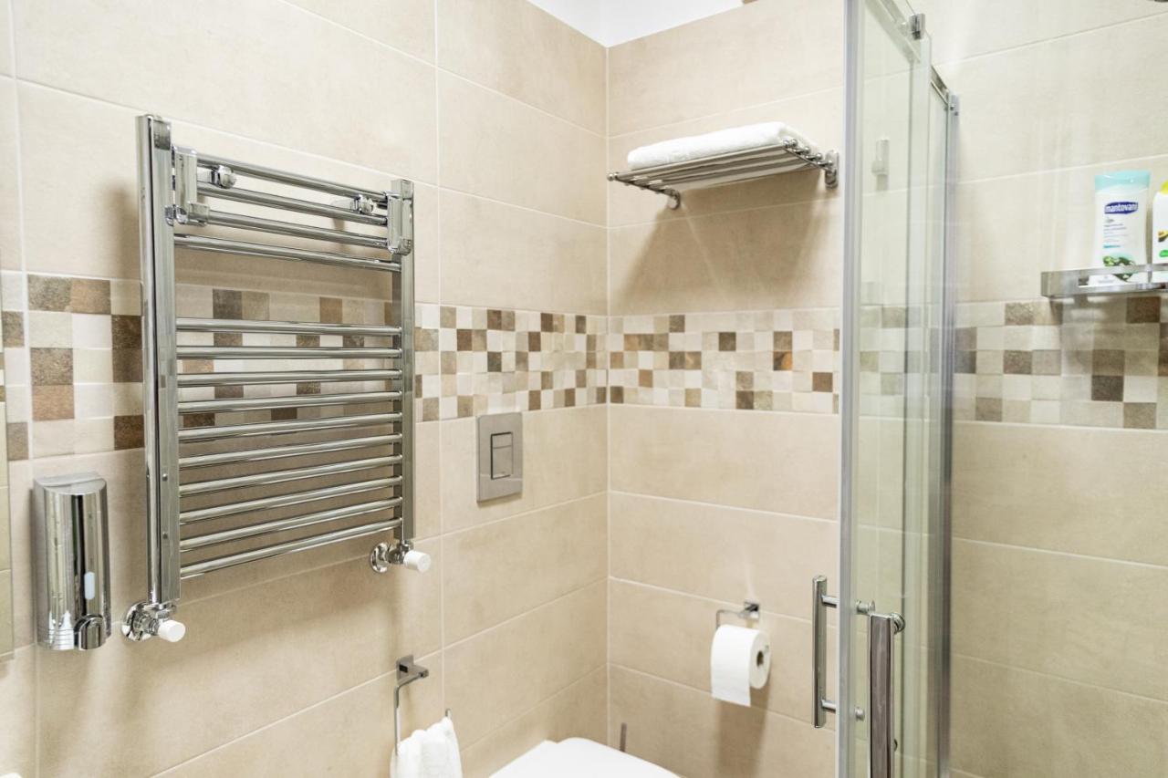 Tizzy Apartment & Rooms バーリ エクステリア 写真