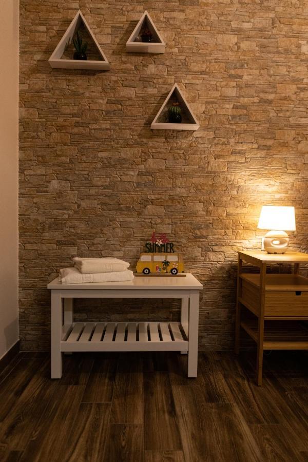 Tizzy Apartment & Rooms バーリ エクステリア 写真