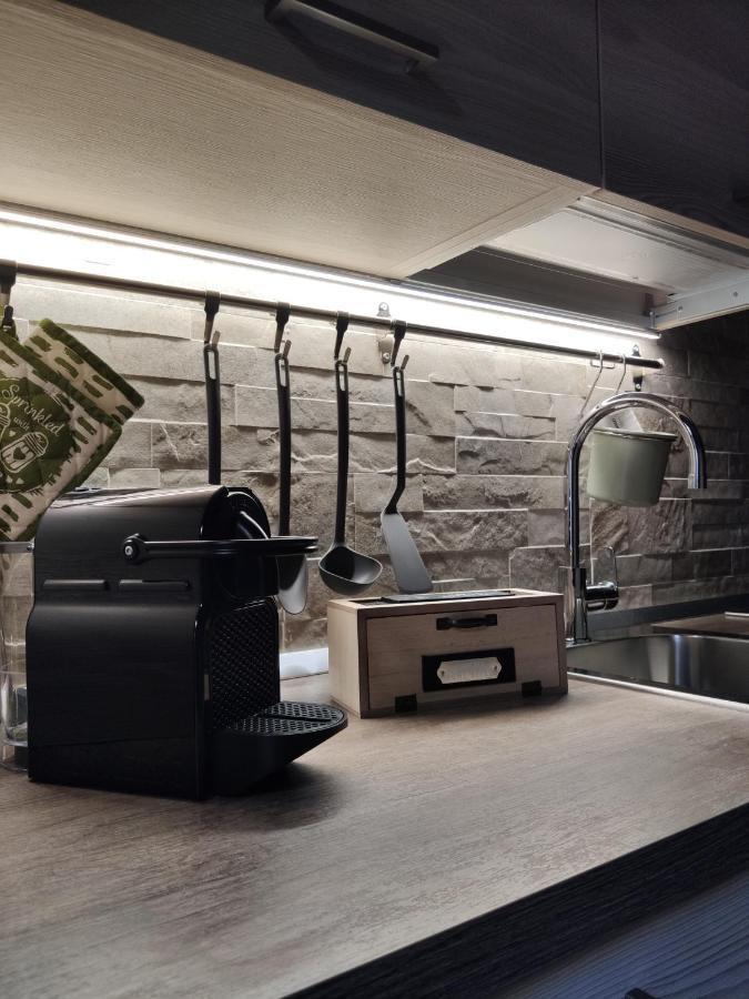 Tizzy Apartment & Rooms バーリ エクステリア 写真