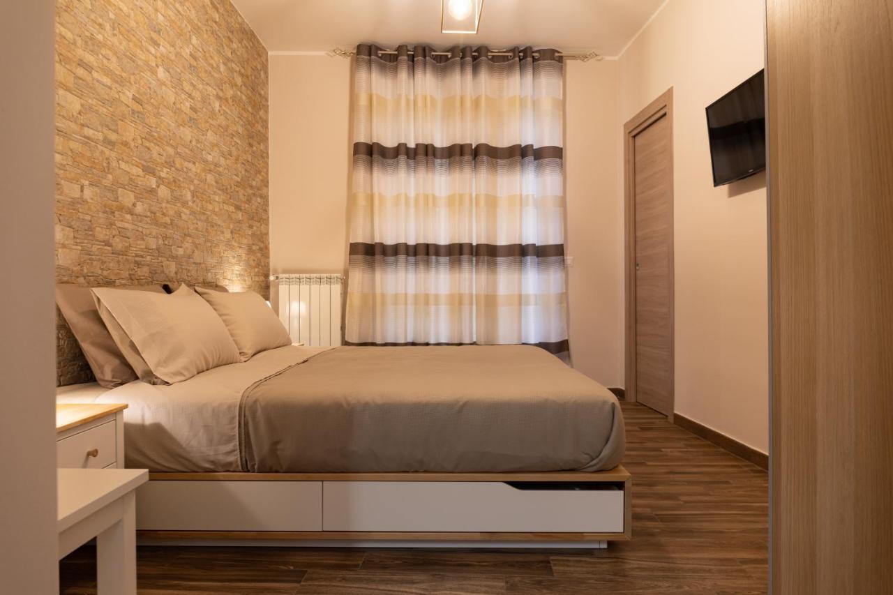 Tizzy Apartment & Rooms バーリ エクステリア 写真