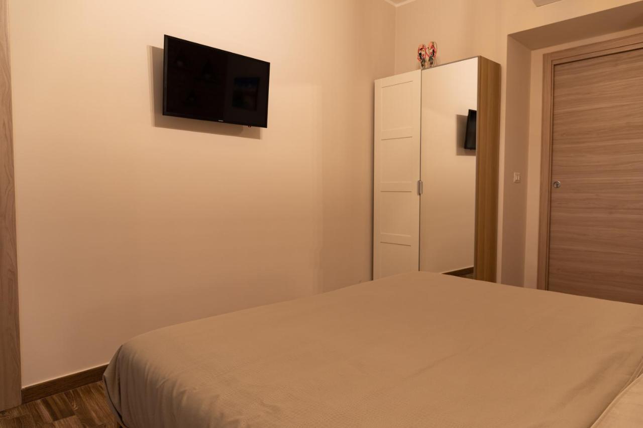 Tizzy Apartment & Rooms バーリ エクステリア 写真